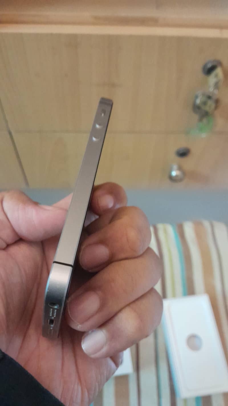 Apple iPhone SE 3