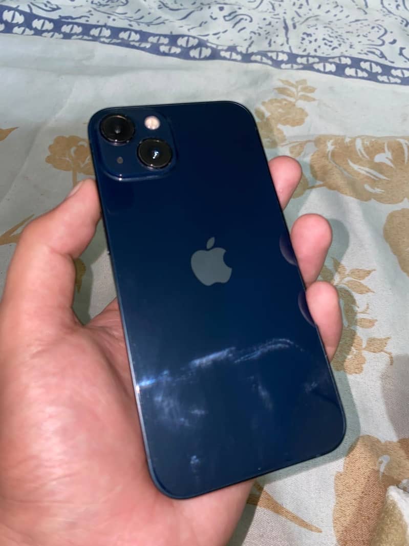Apple iPhone 13 4