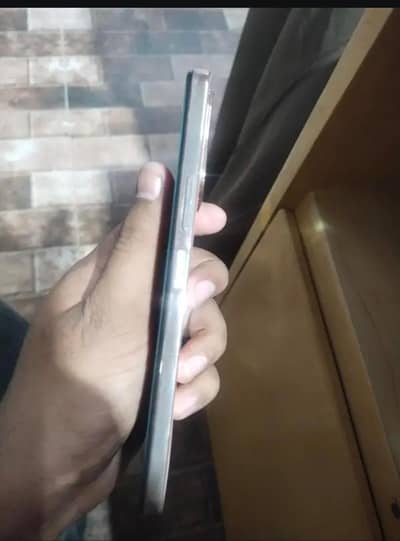 vivoy28d 8gb ram 128gb memory