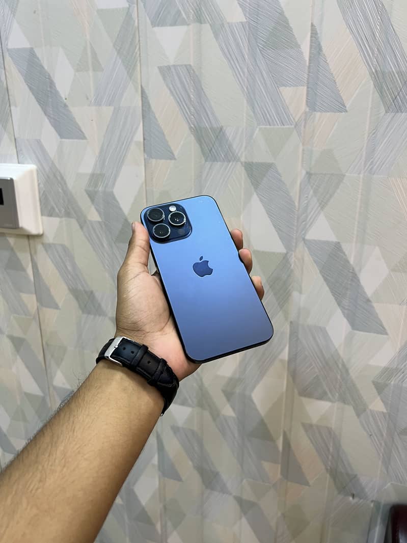 Apple iPhone 15 Pro Max 5
