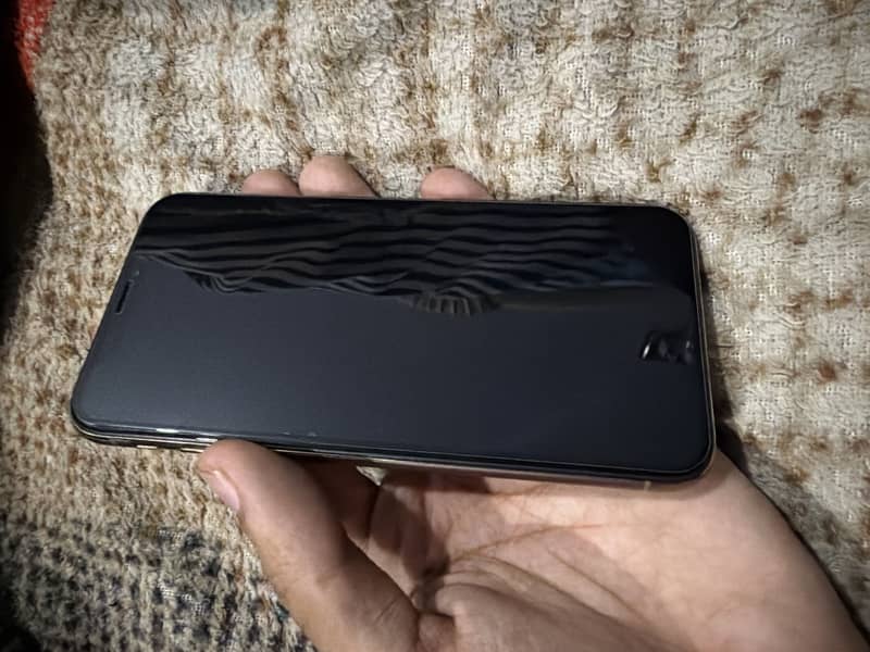 Apple iPhone XS 1