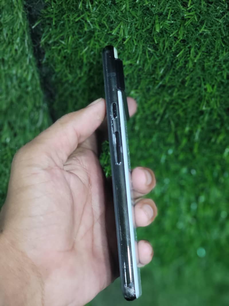 Google Pixel 6 4