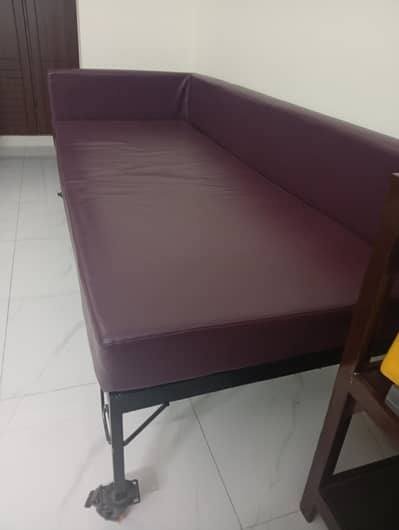 kid bed with rollers (dewan)
