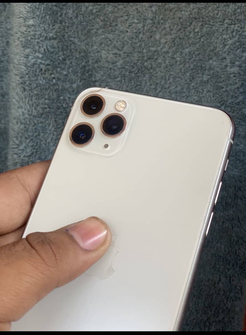 Apple iPhone 11 Pro Max 0