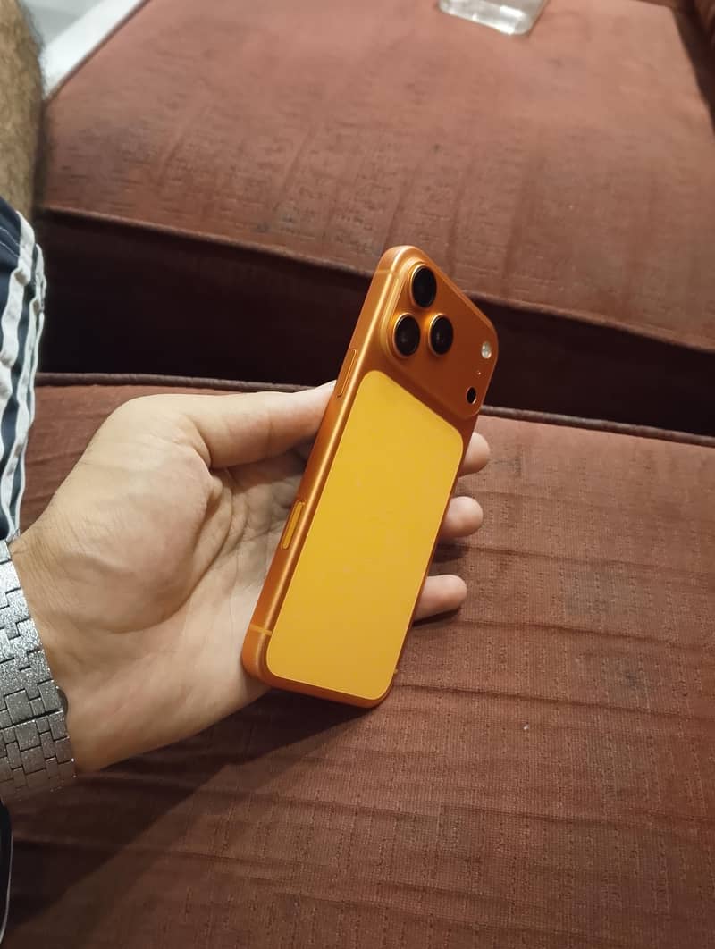 Apple iPhone 17 Pro Max 2