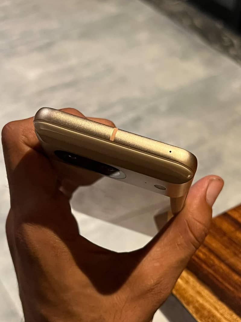 Google Pixel 8 6