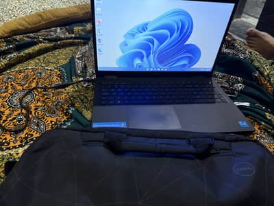 Del Core I 3 11th generation Battery 100%