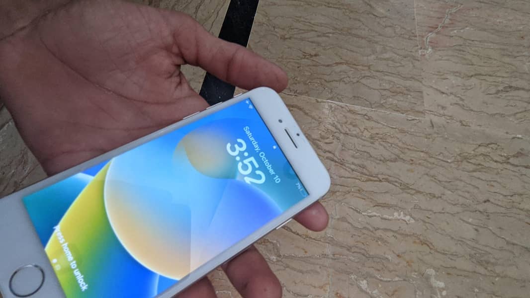 Apple iPhone 8 11