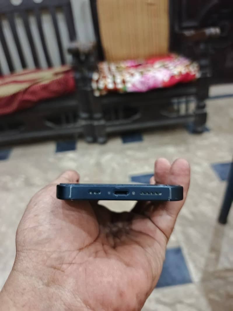Apple iPhone 14 3