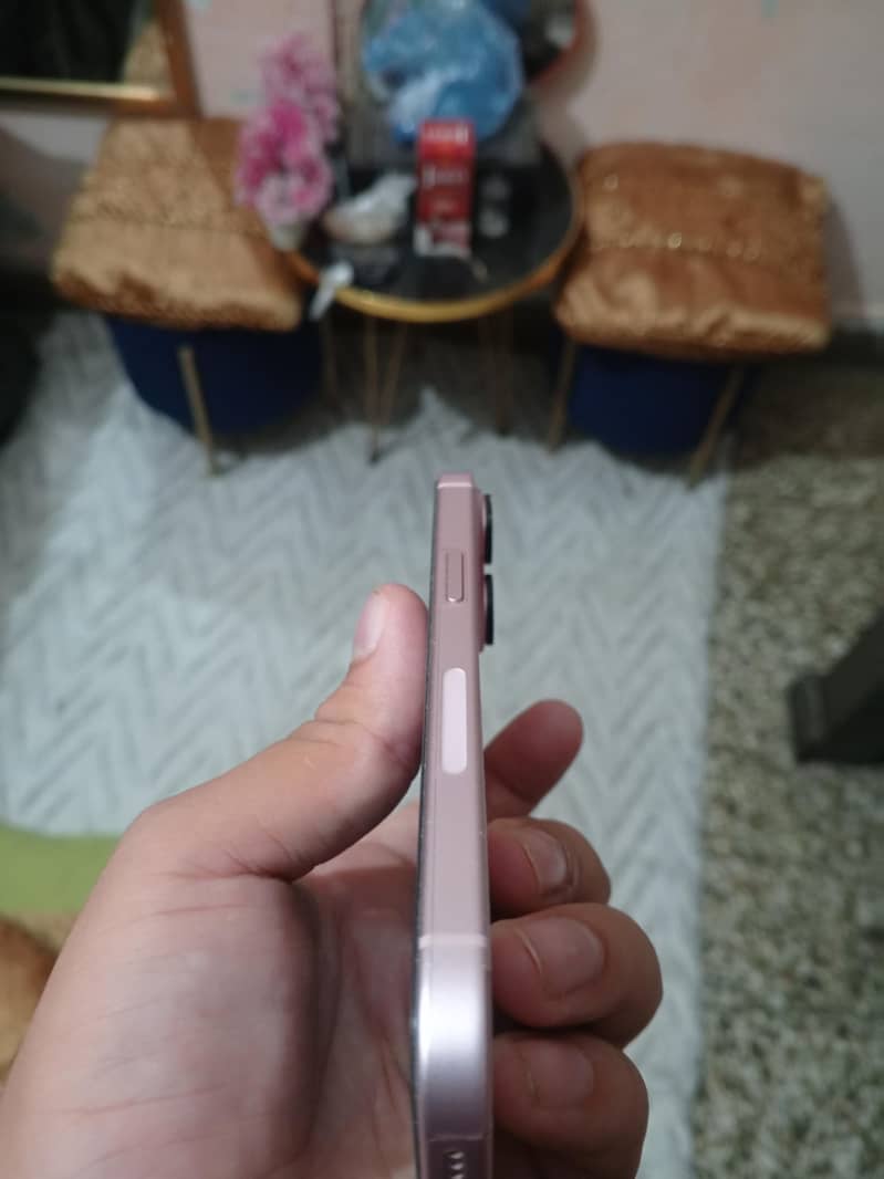 Apple iPhone 15 3