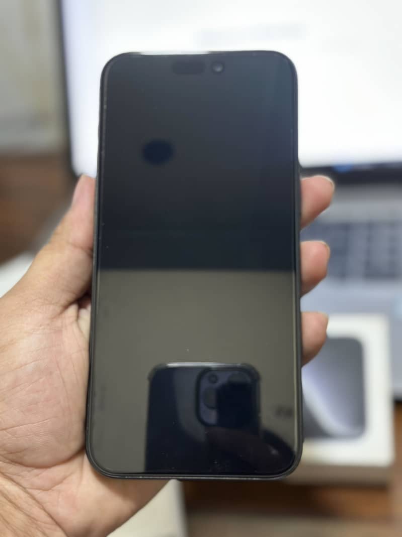 Apple iPhone 15 Pro Max 4