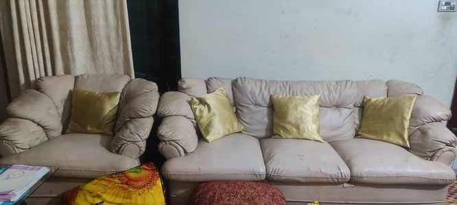 7 seater sofa set cream color good condition in leather