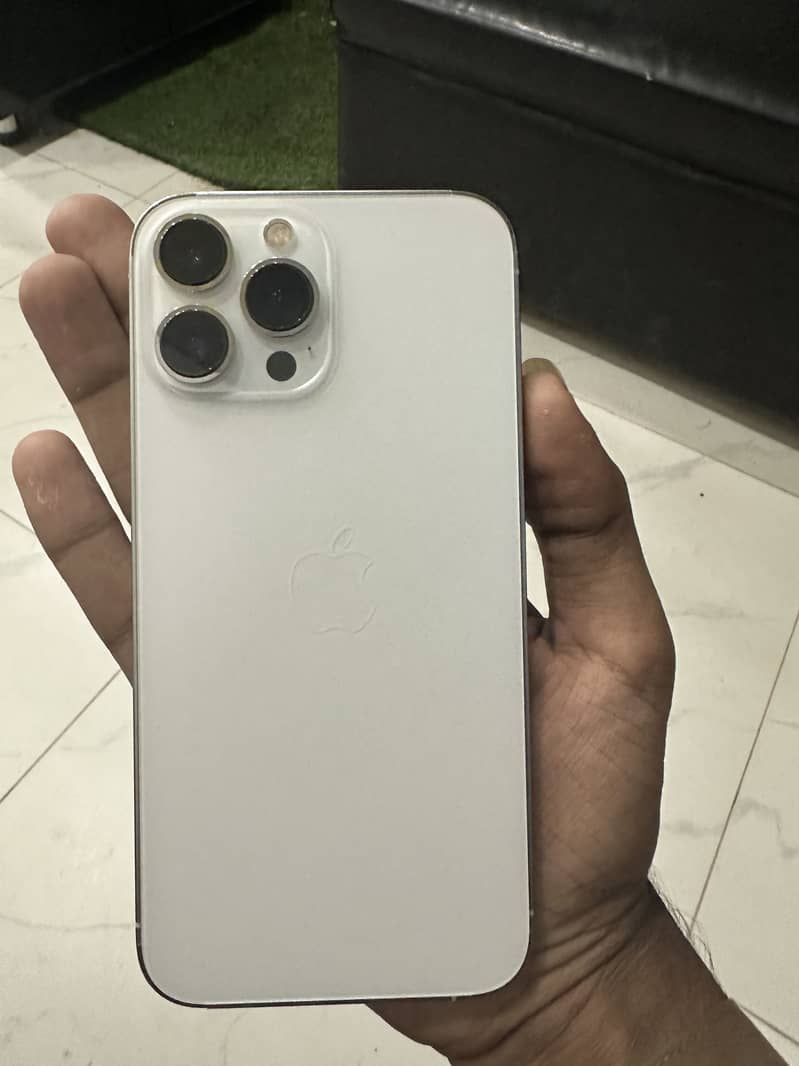 Apple iPhone 13 Pro Max 0