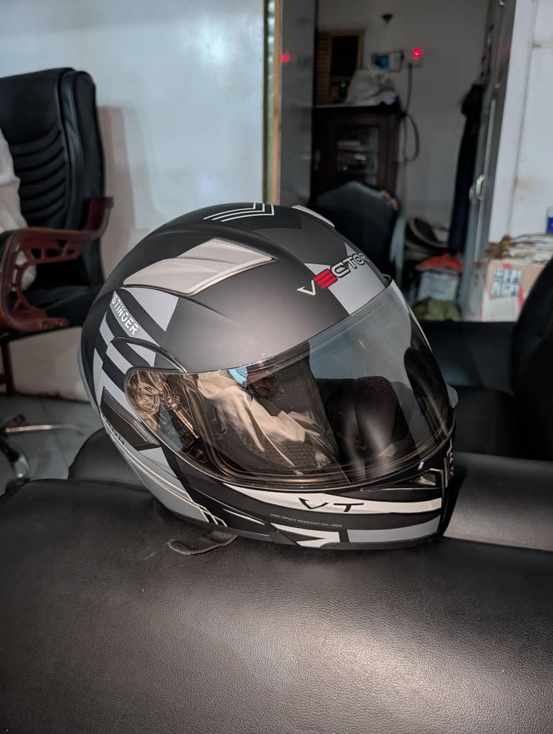vector Helmet 0