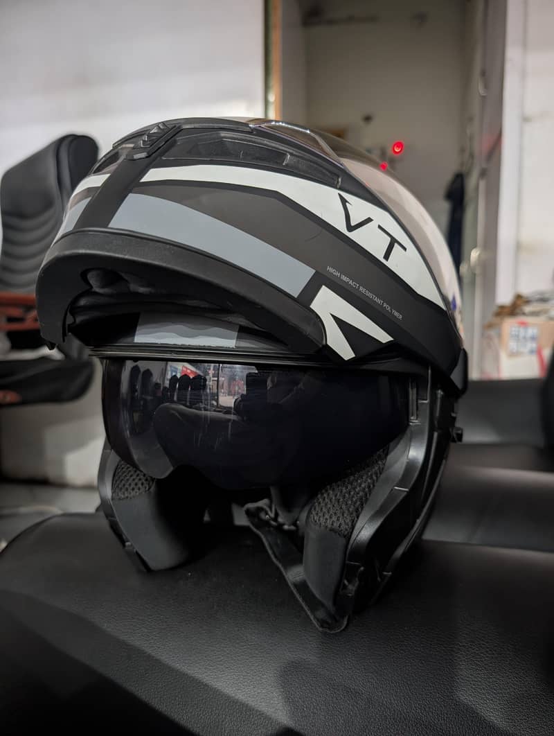 vector Helmet 10