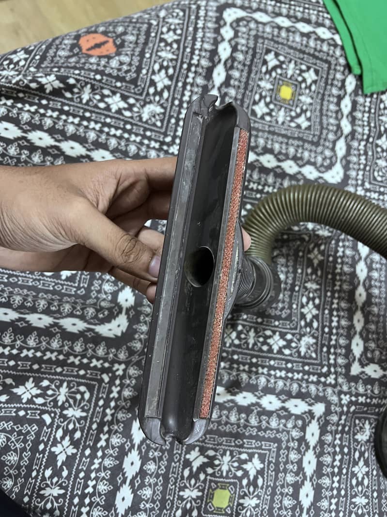 Vacuum cleaner 8