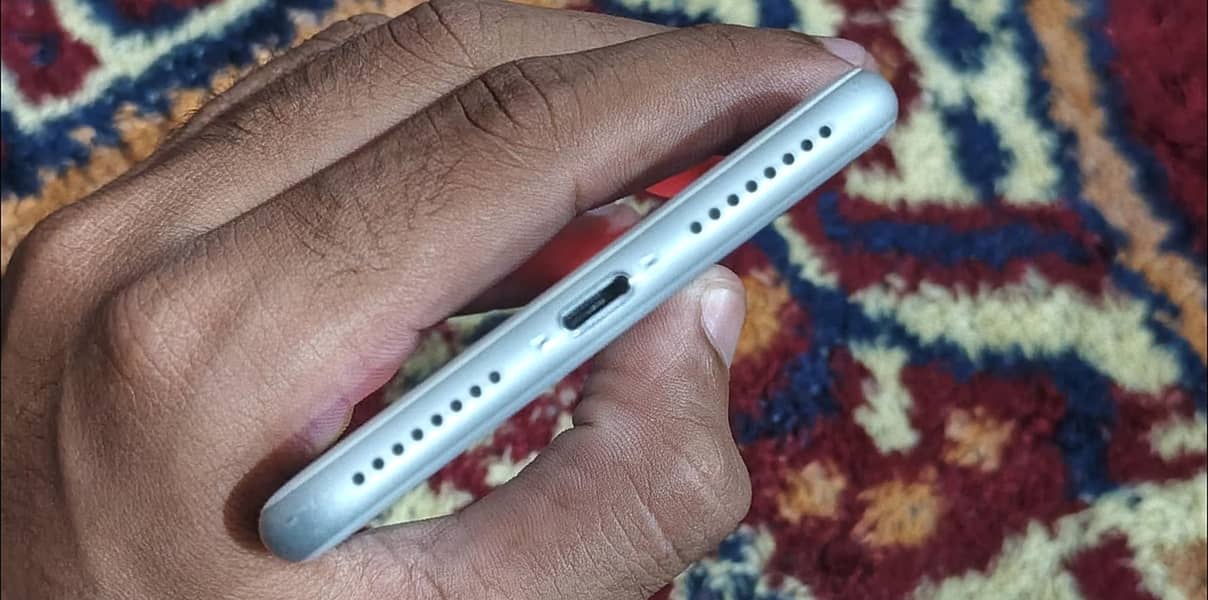 Apple iPhone 8 Plus 4