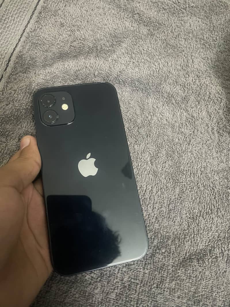 Apple iPhone 12 4
