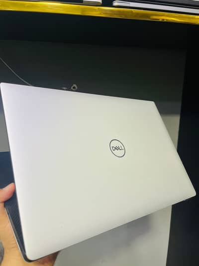 Dell Precision 5530 Mobile Workstation Core i7 8th Gen H 8GB / 256GB