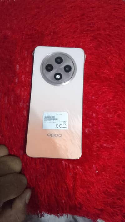 OPPO Reno12 F