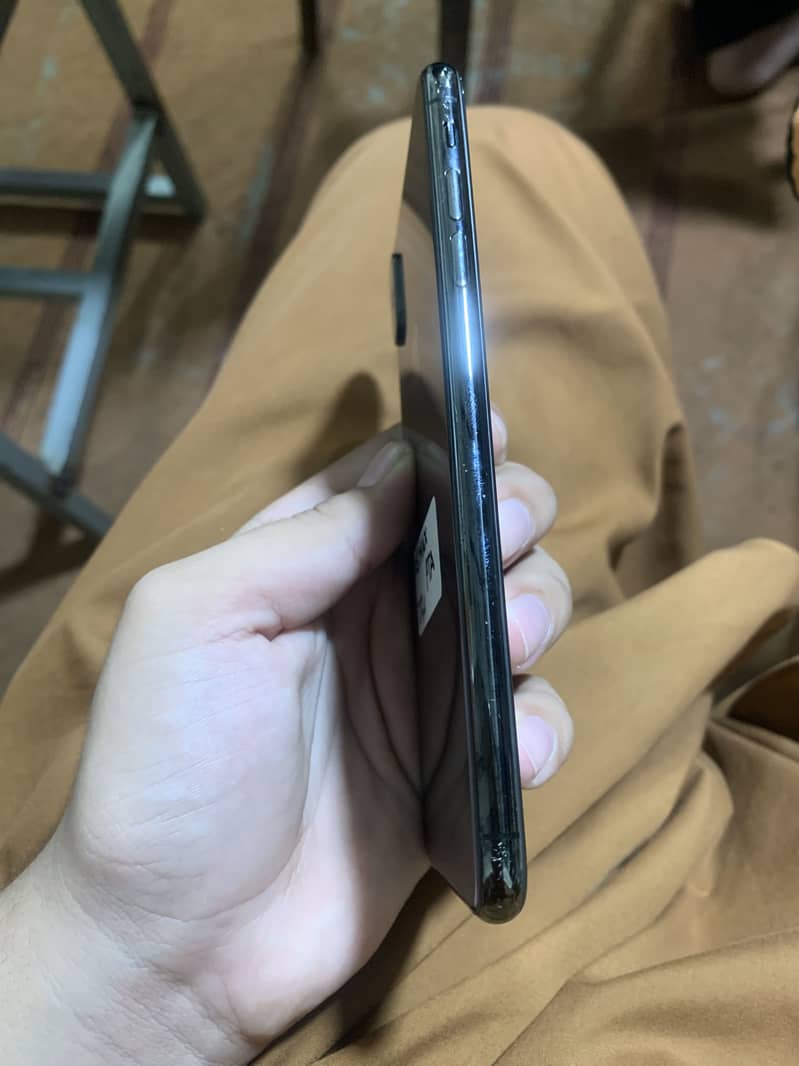 Apple iPhone XS Max 2