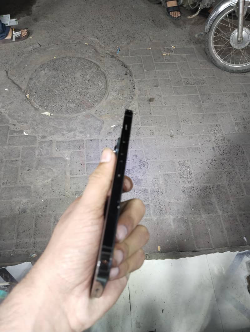 Apple iPhone 13 Pro Max 1
