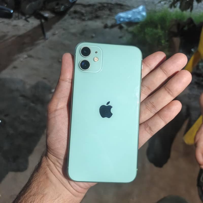 Apple iPhone 11 0