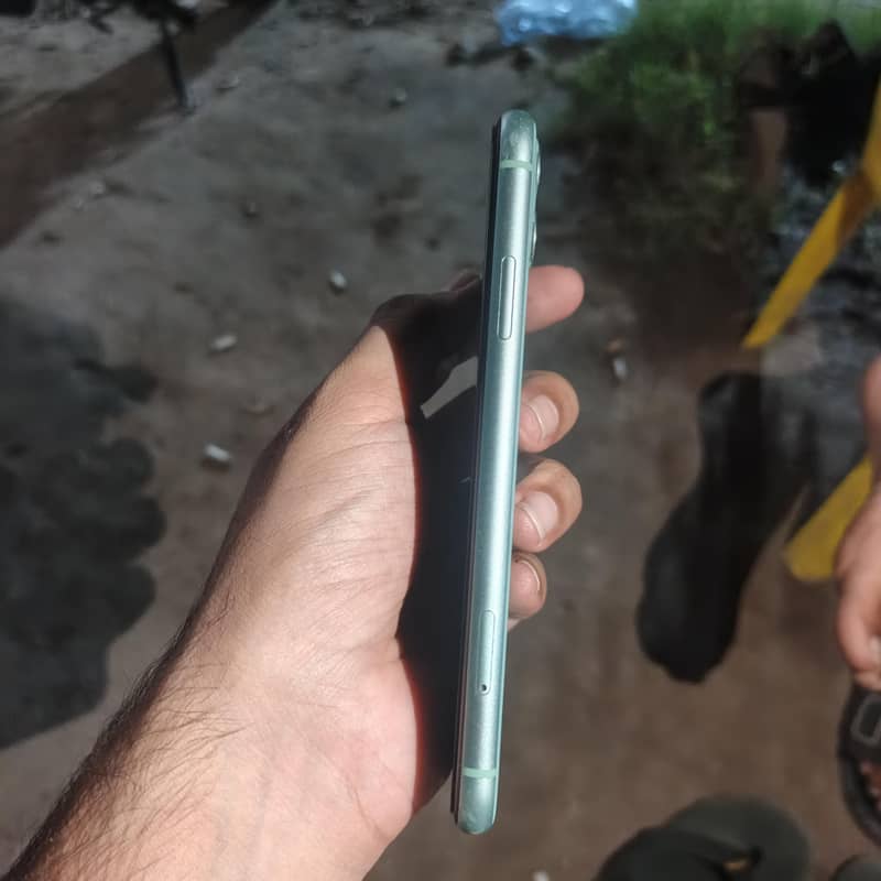 Apple iPhone 11 2