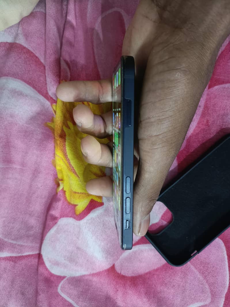 Apple iPhone 12 mini 7