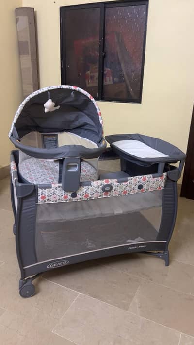 Used Zubaida's Baby Cot Available