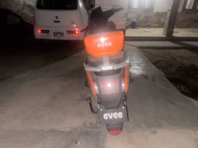 Electric scooter evee s1air top of the line top speed 70 to 77