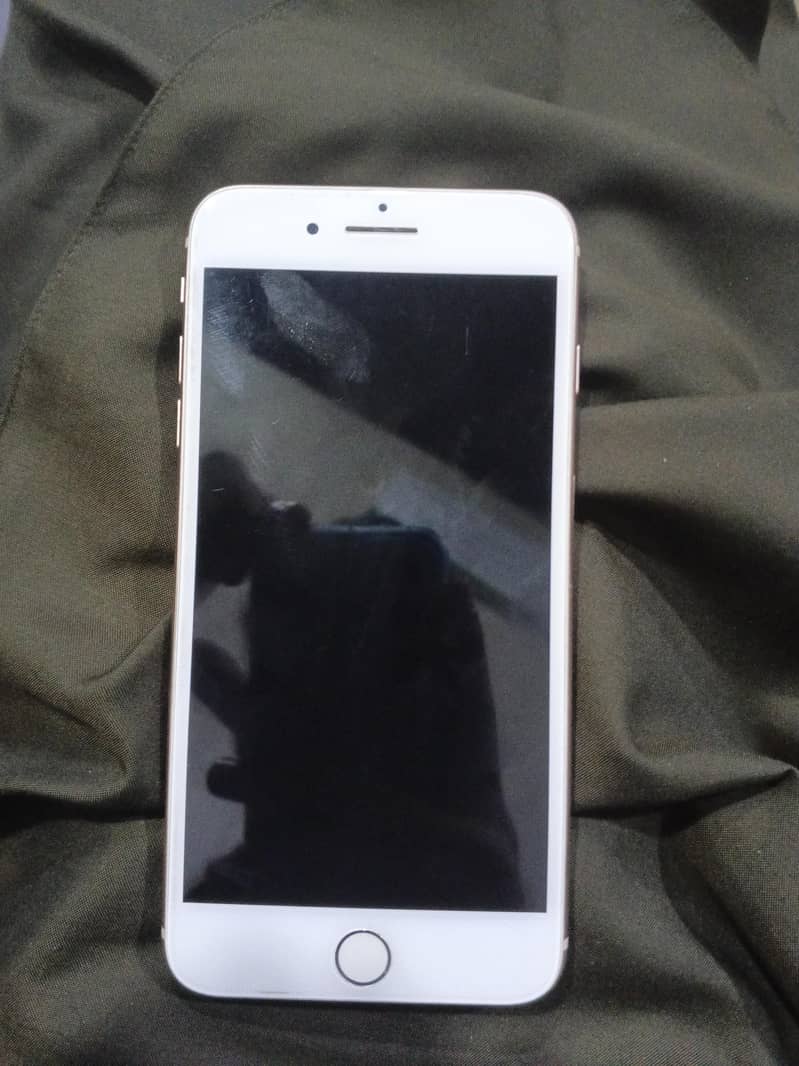 Apple iPhone 8 Plus 1