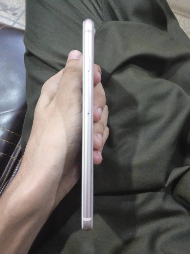 Apple iPhone 8 Plus 6