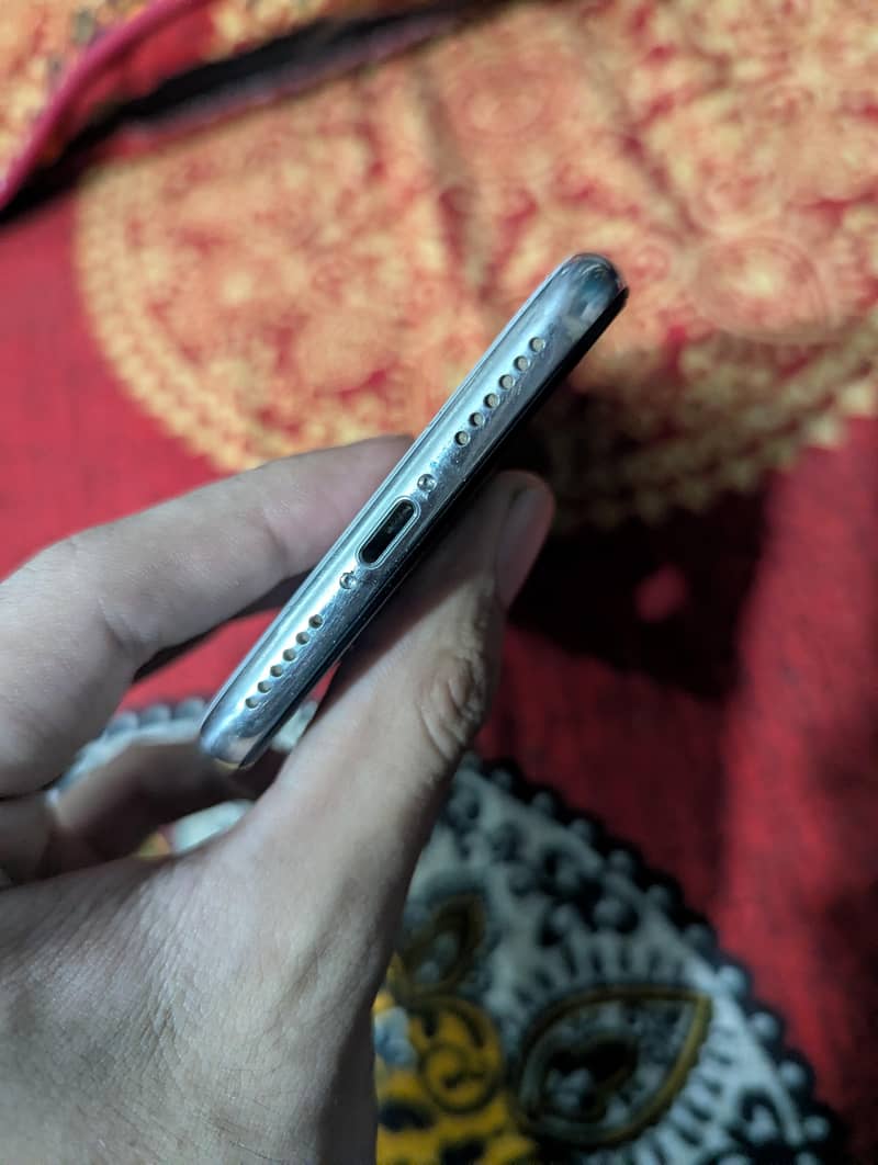 Apple iPhone X 5