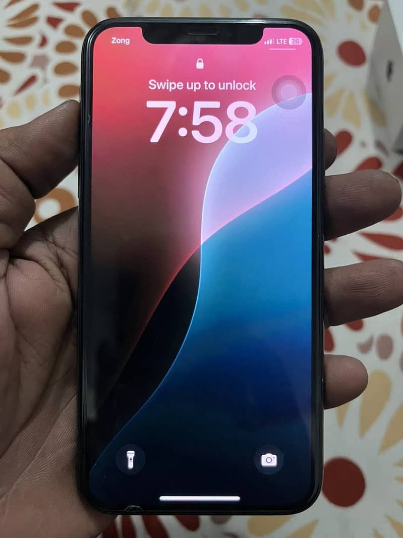 Apple iPhone X 3