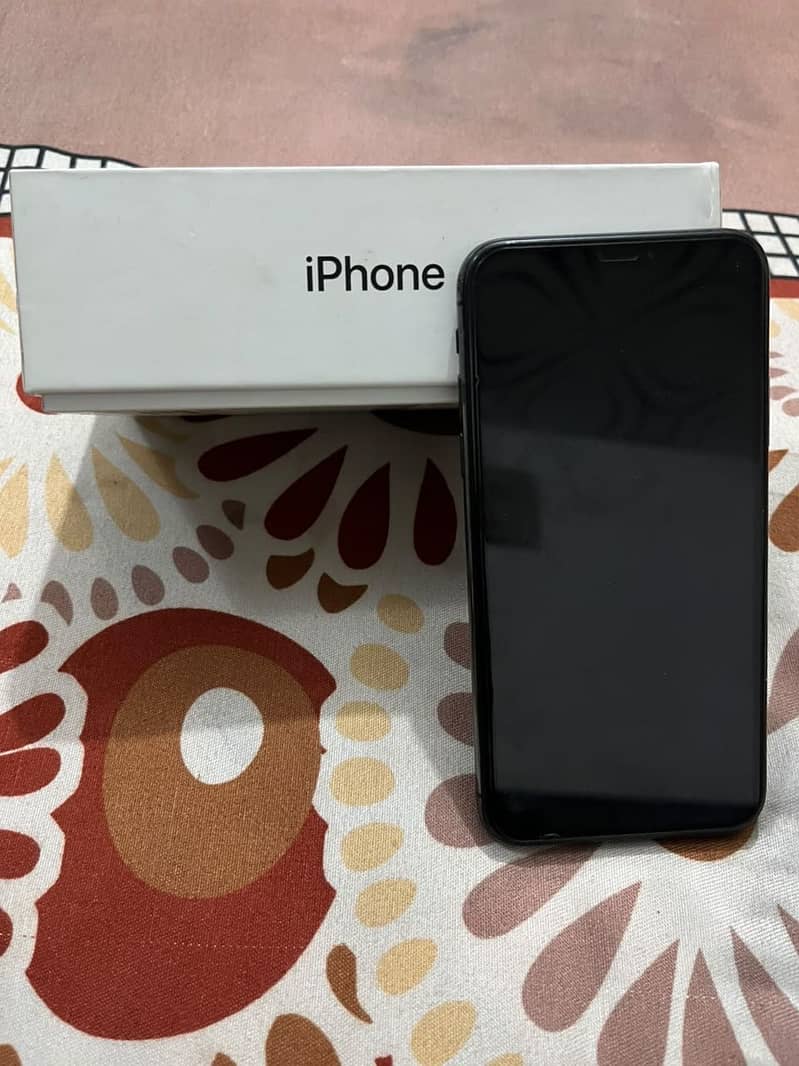 Apple iPhone X 4