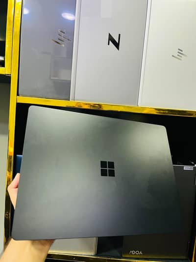 Microsoft Surface Laptop 3 Core i7 10th Gen 16GB/256GB 2K TouchscreeN