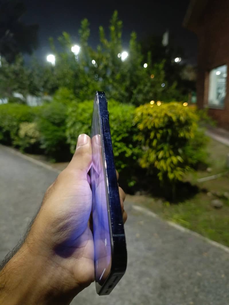 Apple iPhone 12 Pro Max 3