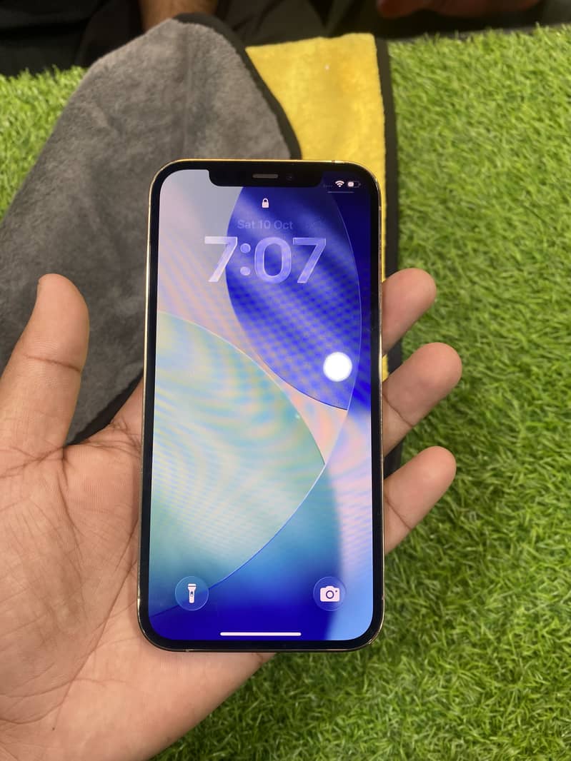 Apple iPhone 12 Pro 1