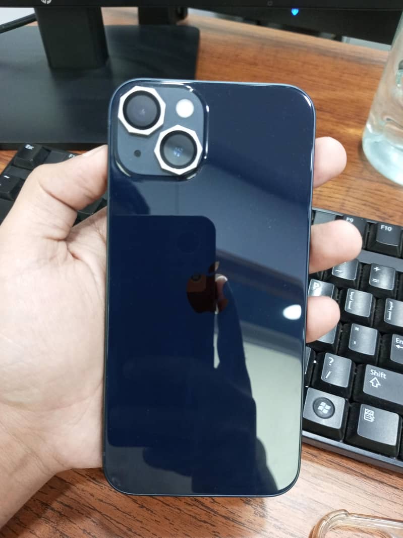 Apple iPhone 13 0
