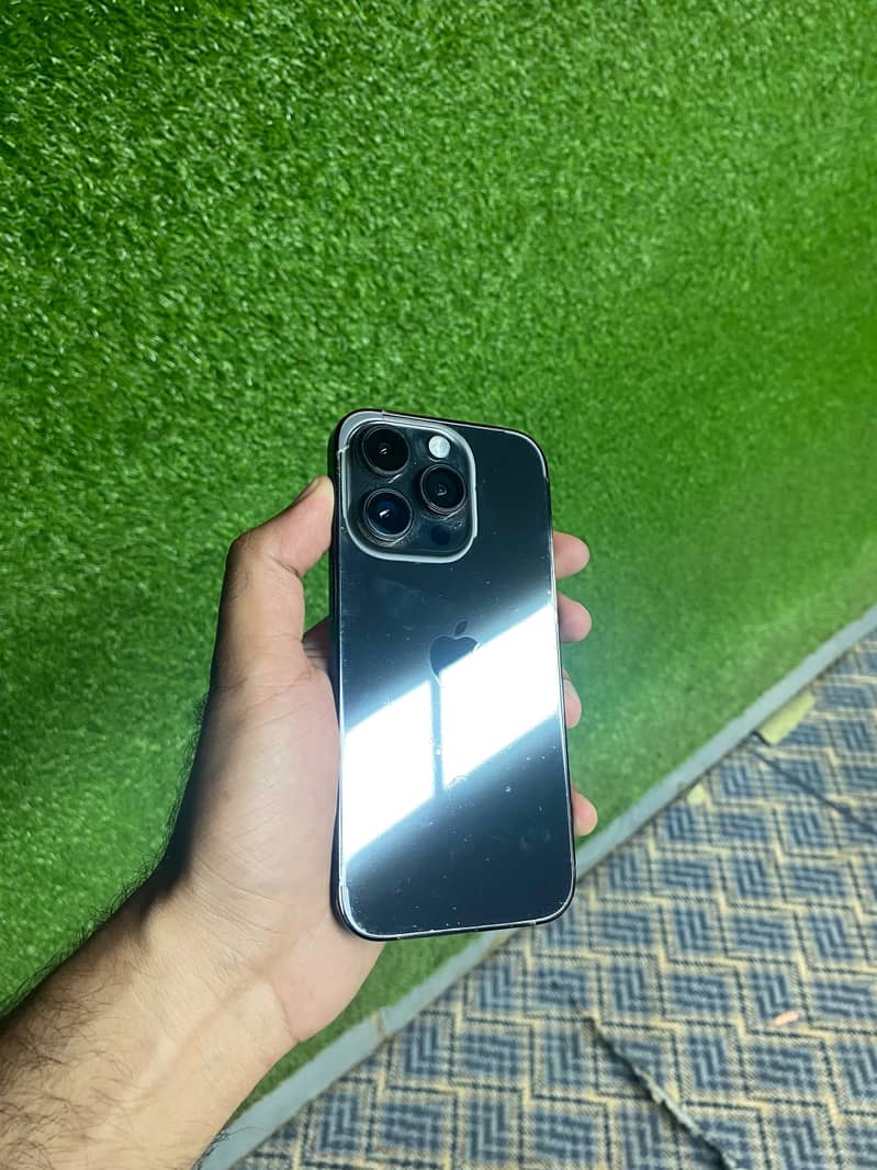 Apple iPhone 14 Pro 0