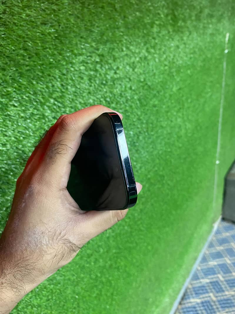 Apple iPhone 14 Pro 3
