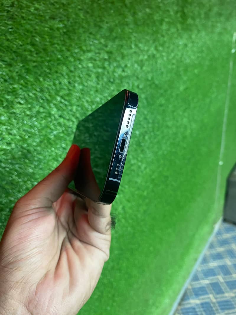 Apple iPhone 14 Pro 4