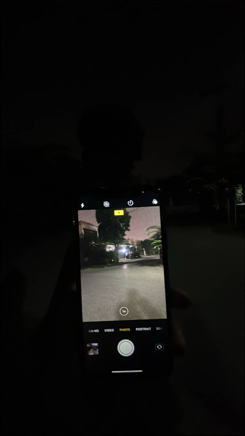 Apple iPhone XS 1