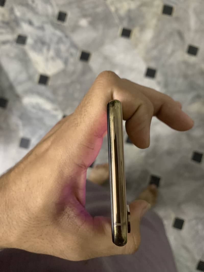 Apple iPhone XS Max 2