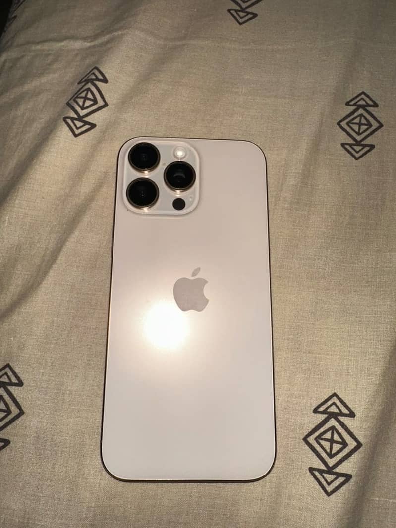 Apple iPhone 16 Pro Max 3