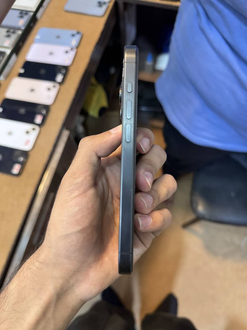 Apple iPhone 15 Pro 1
