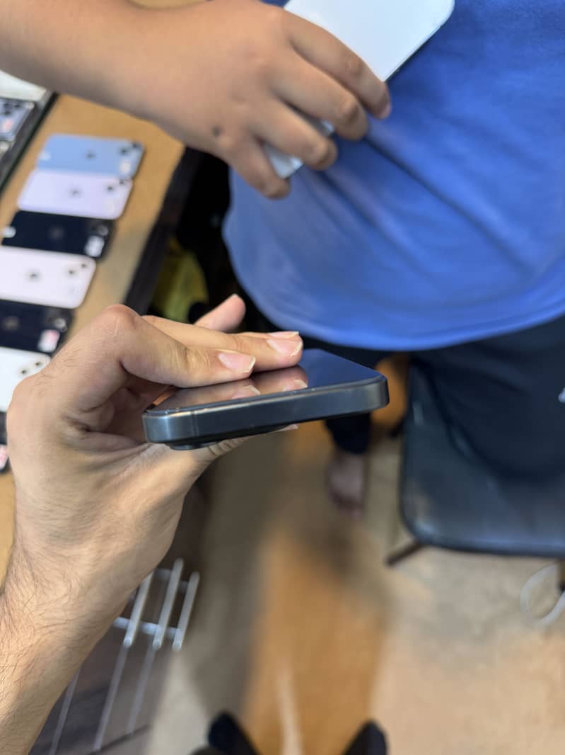 Apple iPhone 15 Pro 2