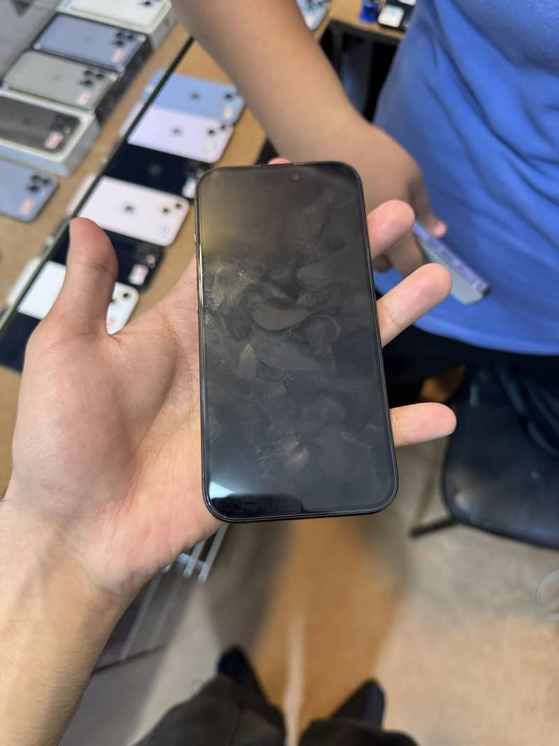 Apple iPhone 15 Pro 4