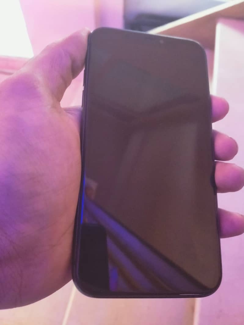Apple iPhone 11 3